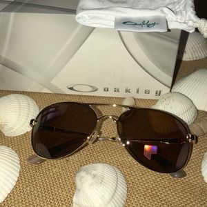 OAKLEY Polarized Sunglasses-Never worn